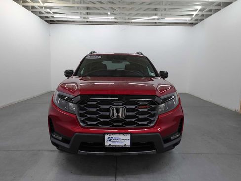 Used 2023 Honda Passport TrailSport image 2
