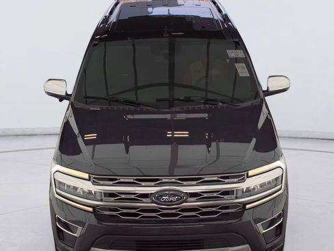 Used 2023 Ford Expedition Platinum AWD/4WD image 2