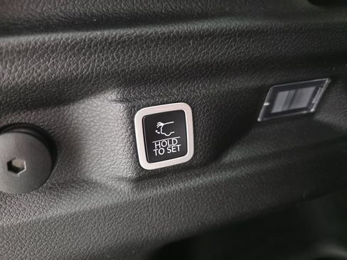 Used 2023 Jeep Grand Cherokee L Laredo w/ Luxury Tech Group I AWD/4WD image 35