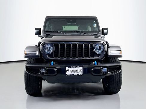 Used 2024 Jeep Wrangler Unlimited AWD/4WD image 2