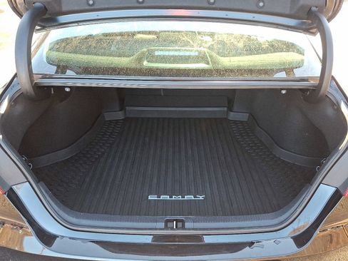 Used 2021 Toyota Camry XLE w/ Navigation Package image 29