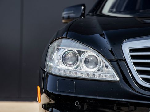 Used 2011 Mercedes-Benz S 550 image 16