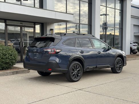 Used 2023 Subaru Outback Onyx Edition image 4