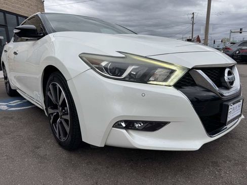 Used 2016 Nissan Maxima Platinum w/ Interior Lighting Package FWD image 3