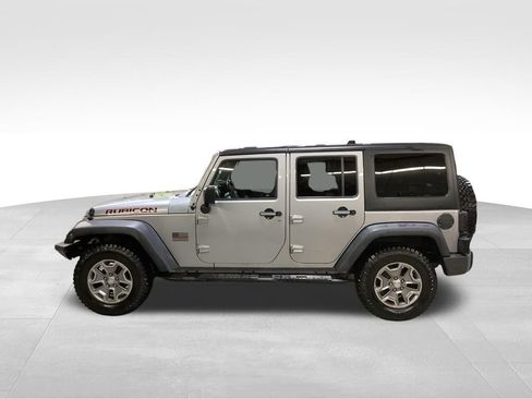 Used 2018 Jeep Wrangler Unlimited Rubicon w/ Connectivity Group AWD/4WD image 9
