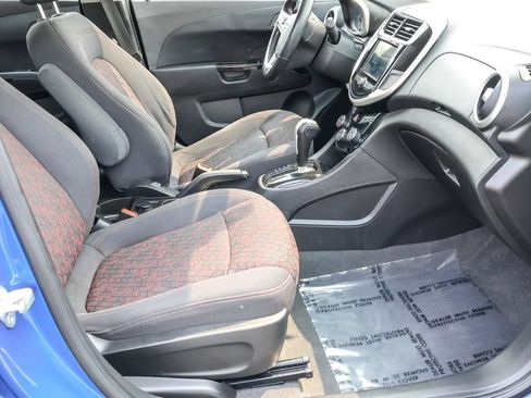 Used 2019 Chevrolet Sonic LT w/ Convenience Package FWD image 33
