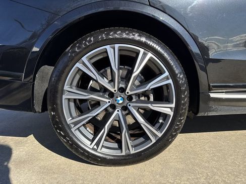 Used 2021 BMW X7 xDrive40i w/ M Sport Package image 31