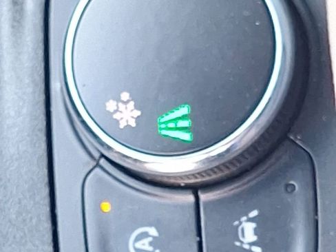 Certified 2022 Chevrolet Traverse LT image 51