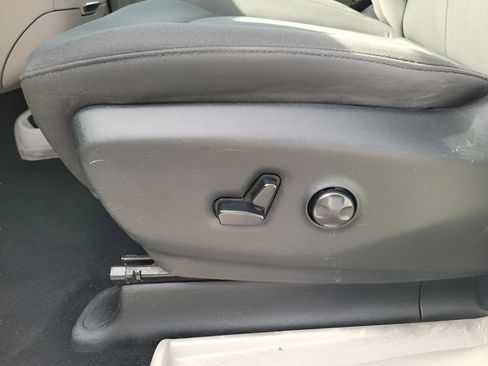 Used 2019 Chrysler Pacifica Touring Plus image 14