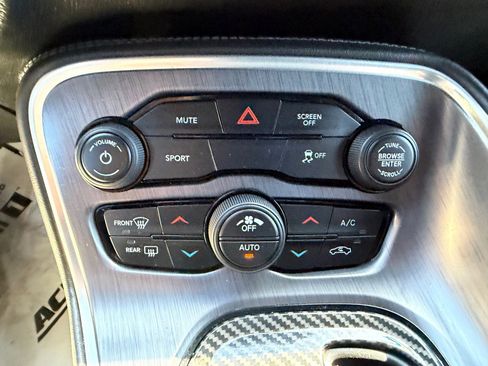 Used 2018 Dodge Challenger SXT w/ Blacktop Package image 25