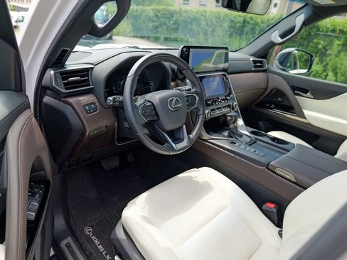 Used 2024 Lexus LX 600 4WD w/ Appearance Package image 16