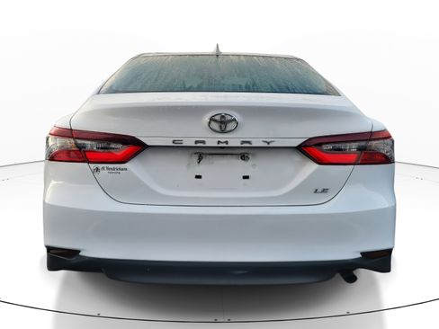 Used 2024 Toyota Camry LE image 6