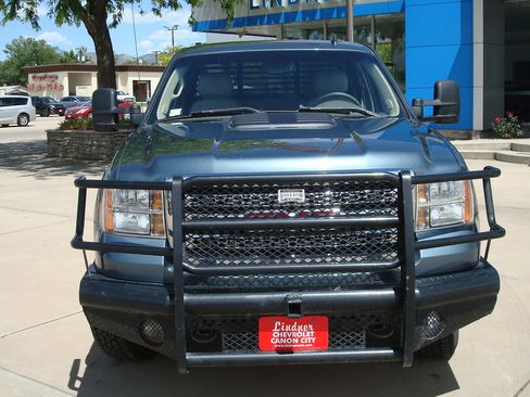 Used 2014 GMC Sierra 2500 SLT w/ SLT Convenience Package AWD/4WD image 2