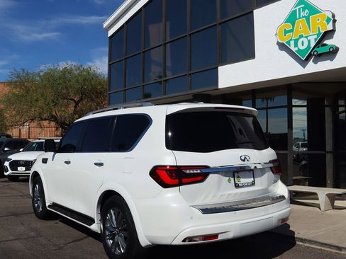 Used 2022 INFINITI QX80 Luxe w/ All-Season Package image 9