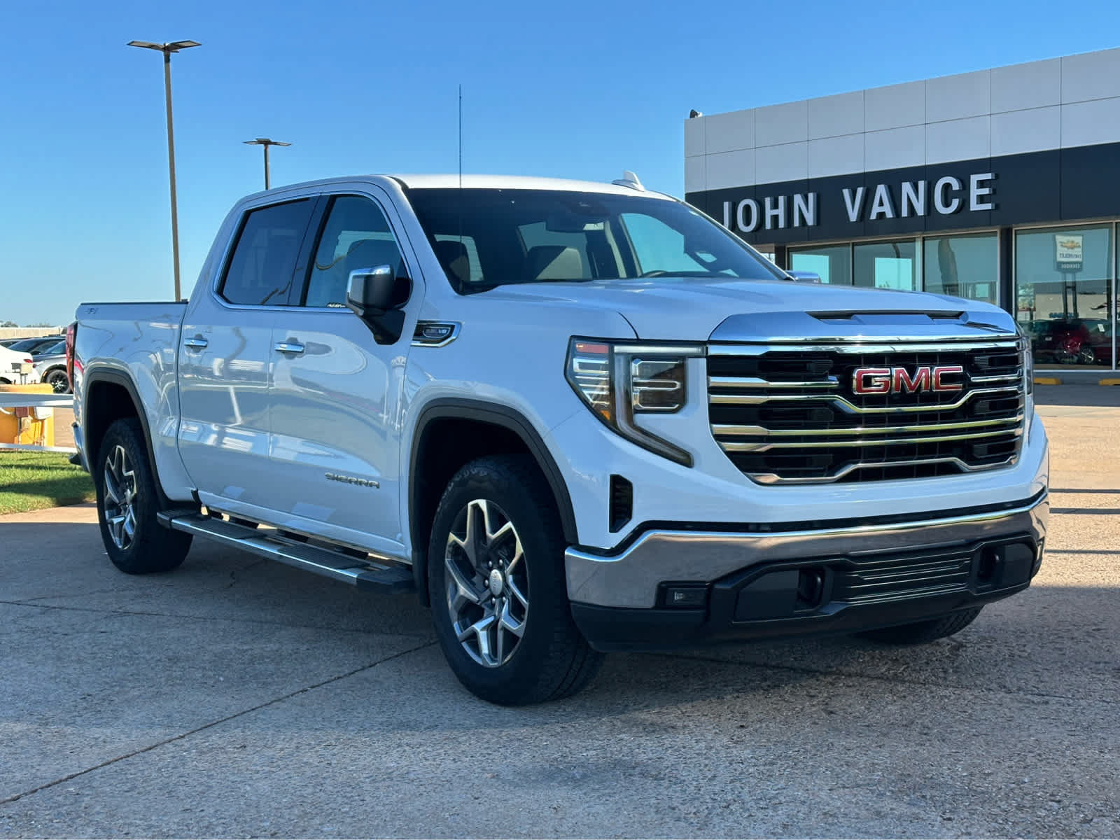 Used 2025 GMC Sierra 1500 SLT w/ SLT Premium Package AWD/4WD image 4