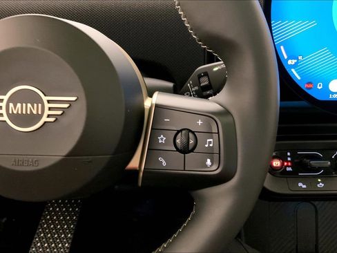 Certified 2025 MINI Cooper S image 19