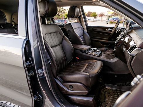 Used 2019 Mercedes-Benz GLS 450 4MATIC w/ Premium 1 Package image 37