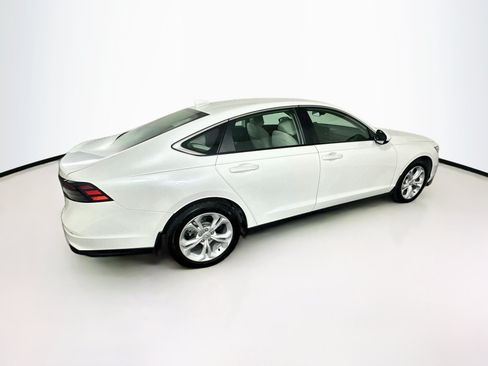 Used 2025 Honda Accord LX image 10