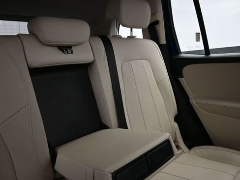 Used 2020 Mercedes-Benz GLB 250 w/ Premium Package image 19