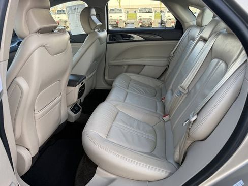 Used 2017 Lincoln MKZ Select w/ Technology Package image 9
