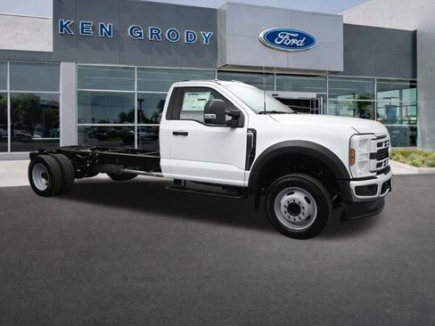 New 2025 Ford F550 4x4 Regular Cab Super Duty image 1