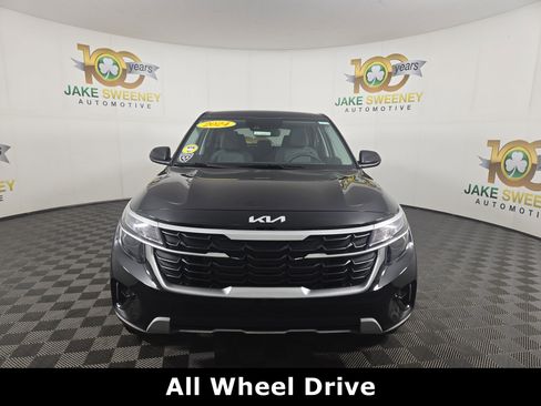 Used 2024 Kia Seltos LX image 2