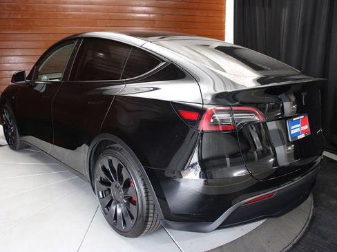 Used 2023 Tesla Model Y Long Range image 27