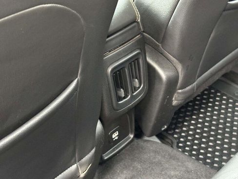 Used 2018 Jeep Compass Latitude w/ Safe & Security Group image 12