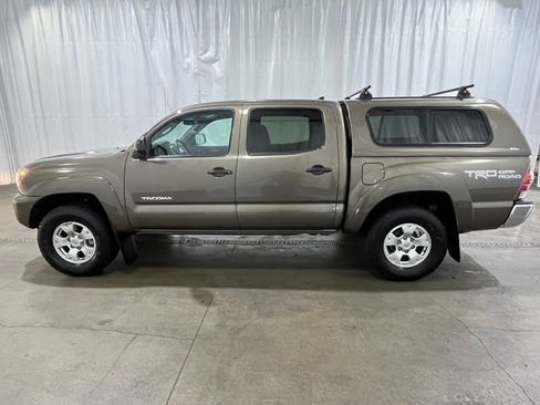 Used 2015 Toyota Tacoma PreRunner w/ TRD Off-Road Package RWD image 7