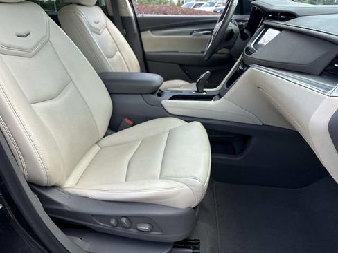 Used 2018 Cadillac XT5 Premium Luxury FWD image 8