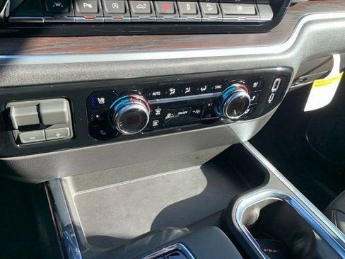 New 2026 GMC Sierra 1500 SLT w/ SLT Premium Plus Package image 25