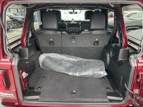 Used 2021 Jeep Wrangler Sahara image 23