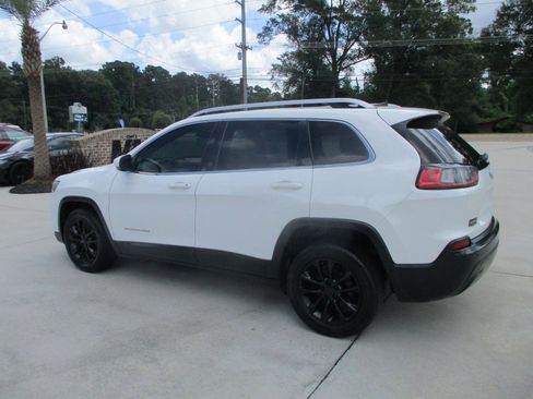 Used 2019 Jeep Cherokee Latitude w/ Popular Appearance Group FWD image 21
