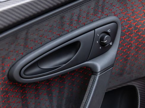 Used 2021 Bugatti Chiron Pur Sport image 39