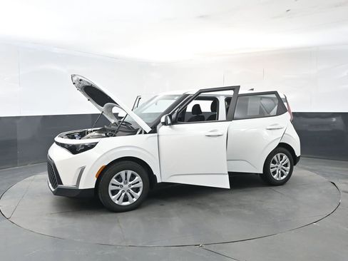 Used 2024 Kia Soul LX image 27