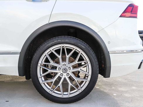 Used 2024 Volkswagen Tiguan SEL R-Line image 10