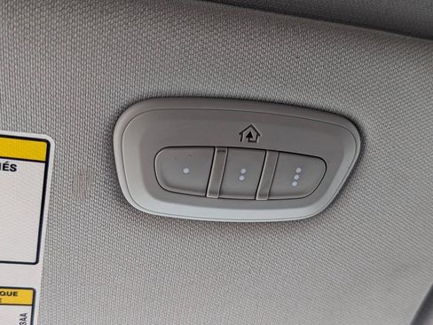 Used 2019 Jeep Cherokee Latitude Plus w/ Comfort/Convenience Group AWD/4WD image 28