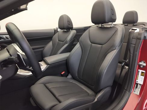 Certified 2026 BMW M440i Convertible RWD image 9