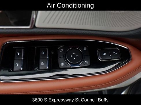 Used 2020 Lincoln Navigator Reserve AWD/4WD image 13