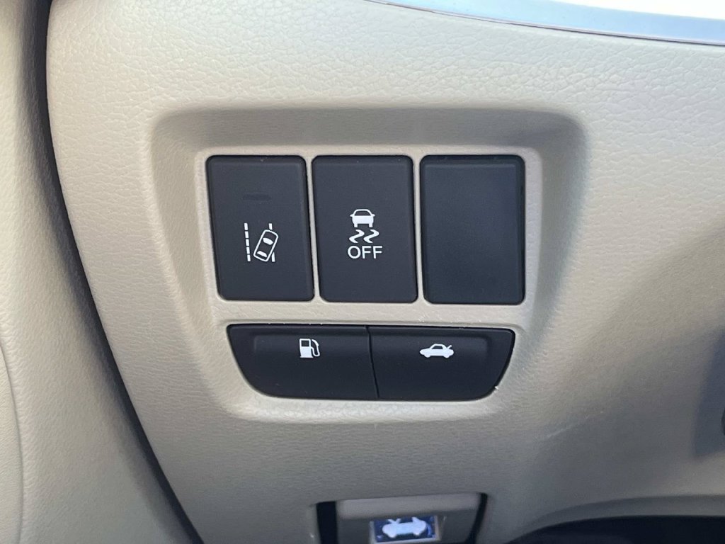 Used 2015 Acura TLX w/ Technology Package FWD image 36