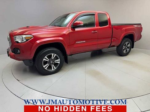 Used 2016 Toyota Tacoma TRD Sport image 1