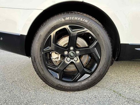 Used 2018 Land Rover Range Rover Sport HSE image 30