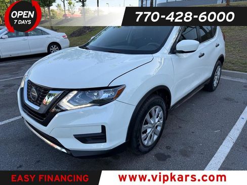 Used 2020 Nissan Rogue S image 1