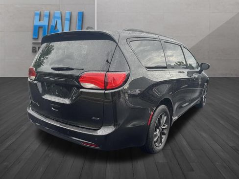 Used 2020 Chrysler Pacifica Touring-L AWD/4WD image 5