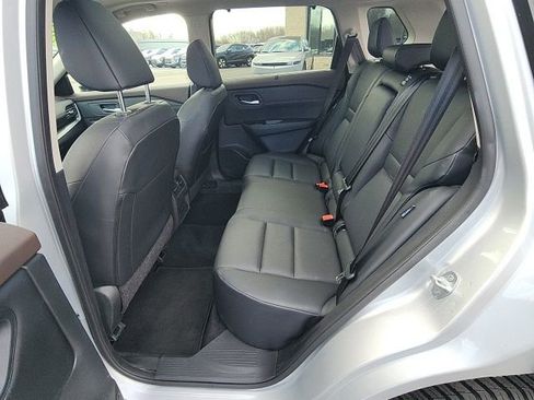 Used 2023 Nissan Rogue SV w/ SV Premium B Package image 10