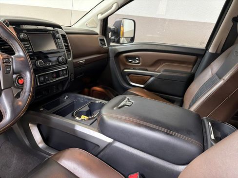 Used 2018 Nissan Titan Platinum Reserve w/ Platinum Utility Package image 15