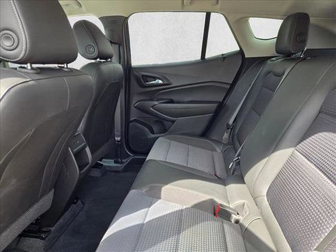 Used 2025 Chevrolet Trax LT image 16