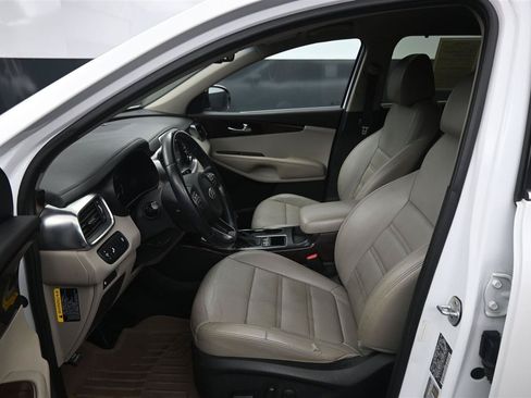 Used 2017 Kia Sorento EX AWD/4WD image 11