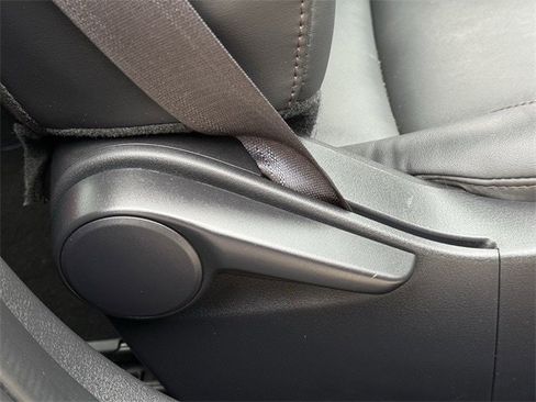 Used 2024 MAZDA MAZDA3 s image 32