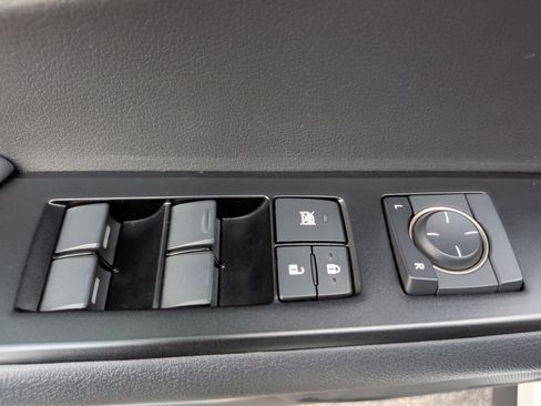 Used 2019 Lexus UX 200 image 27